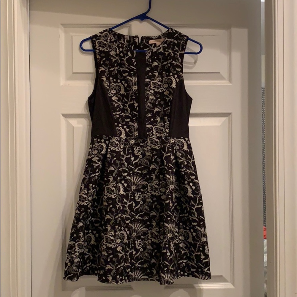 Black pattern dress size